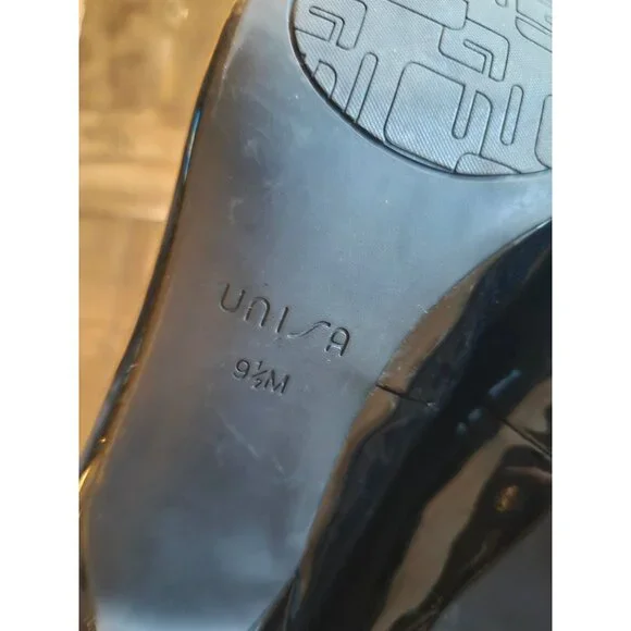 Unisa Black Patent Leather Heels Women’s 9.5M Classic Round Toe Slip-On Style - Picture 3 of 5